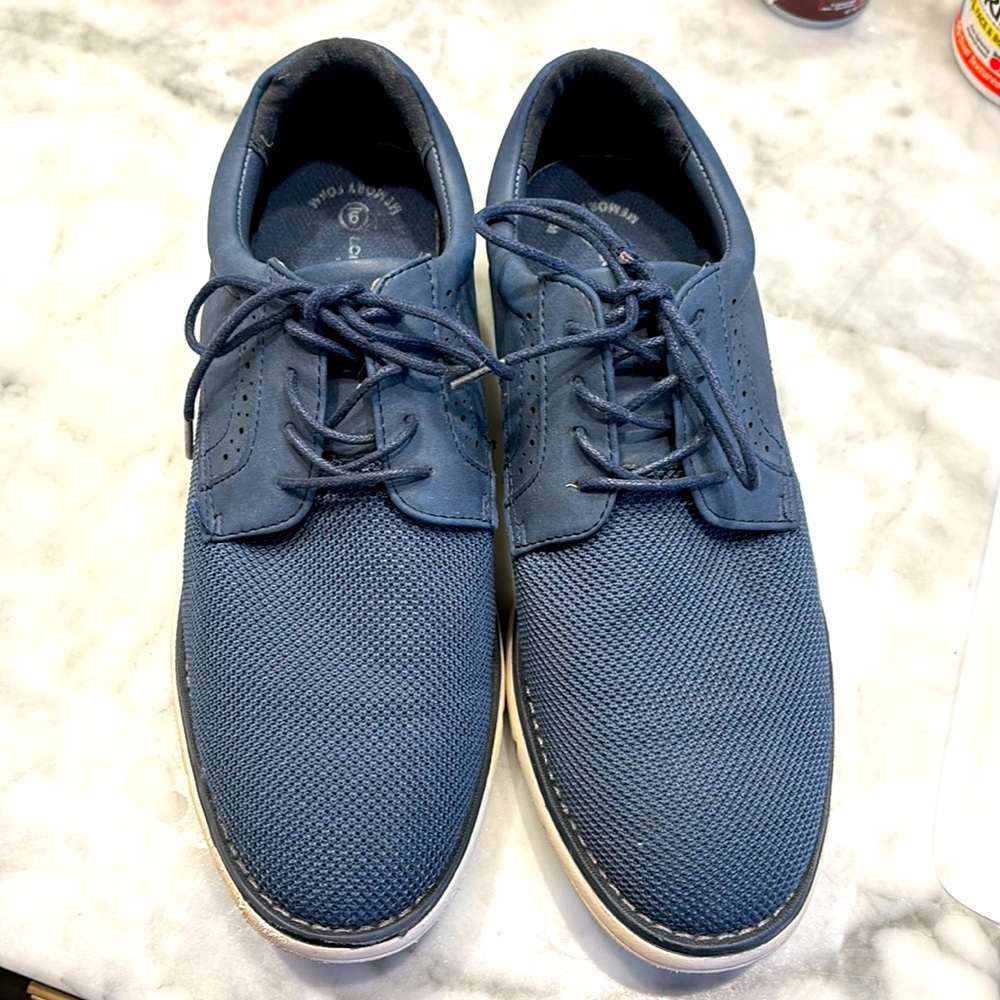 London Fog Collection Memory Foam LaceUp Shoes 
Mens Size 9 Navy Blue White Trim